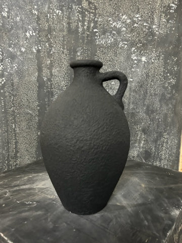 Ebony Pot
