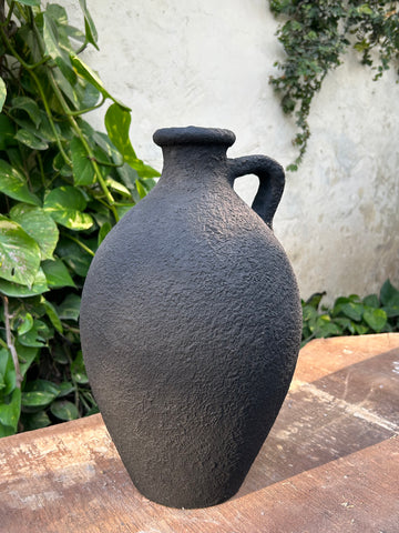Ebony Pot